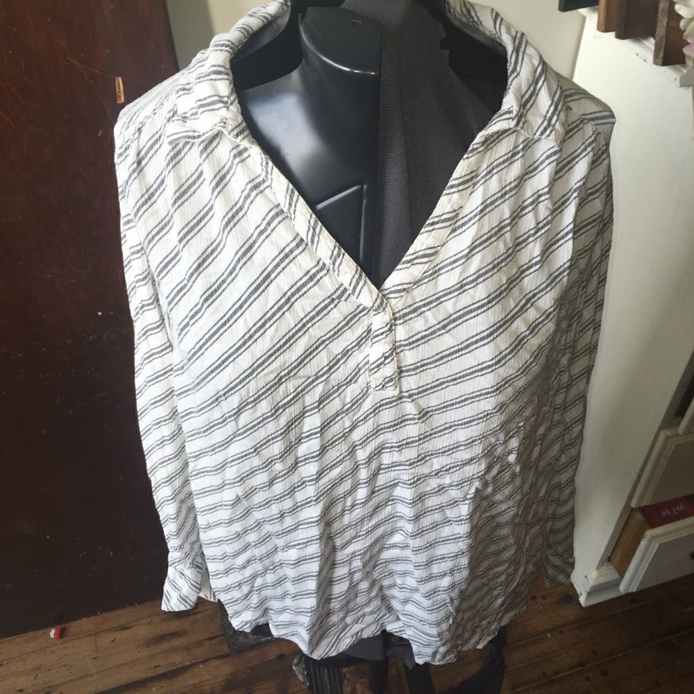 Lane Bryant striped lightweight split neck float blouse